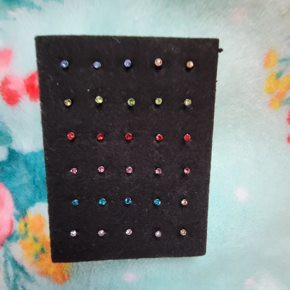 Assorted Nose Studs - Picture 3 of 7